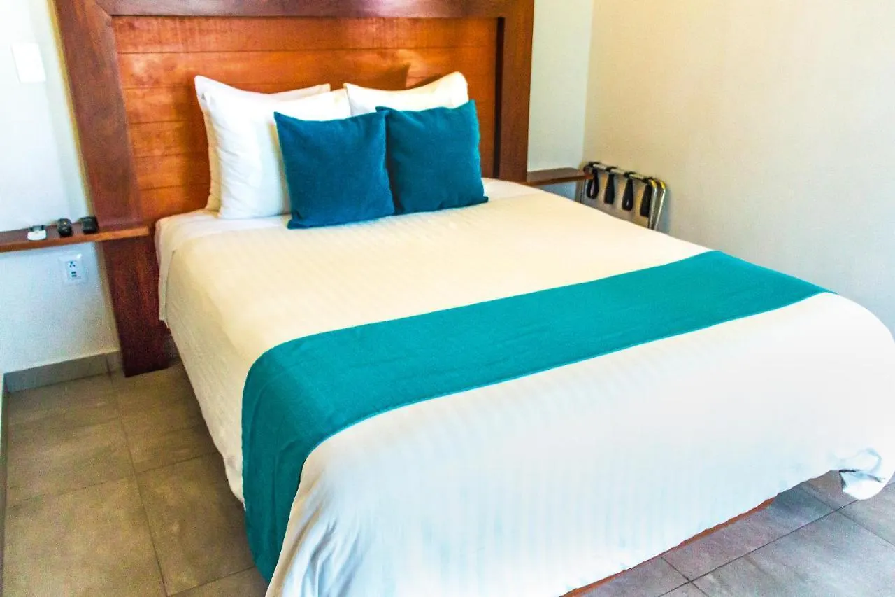 Aquastar Hotel & Apartments Махауаль