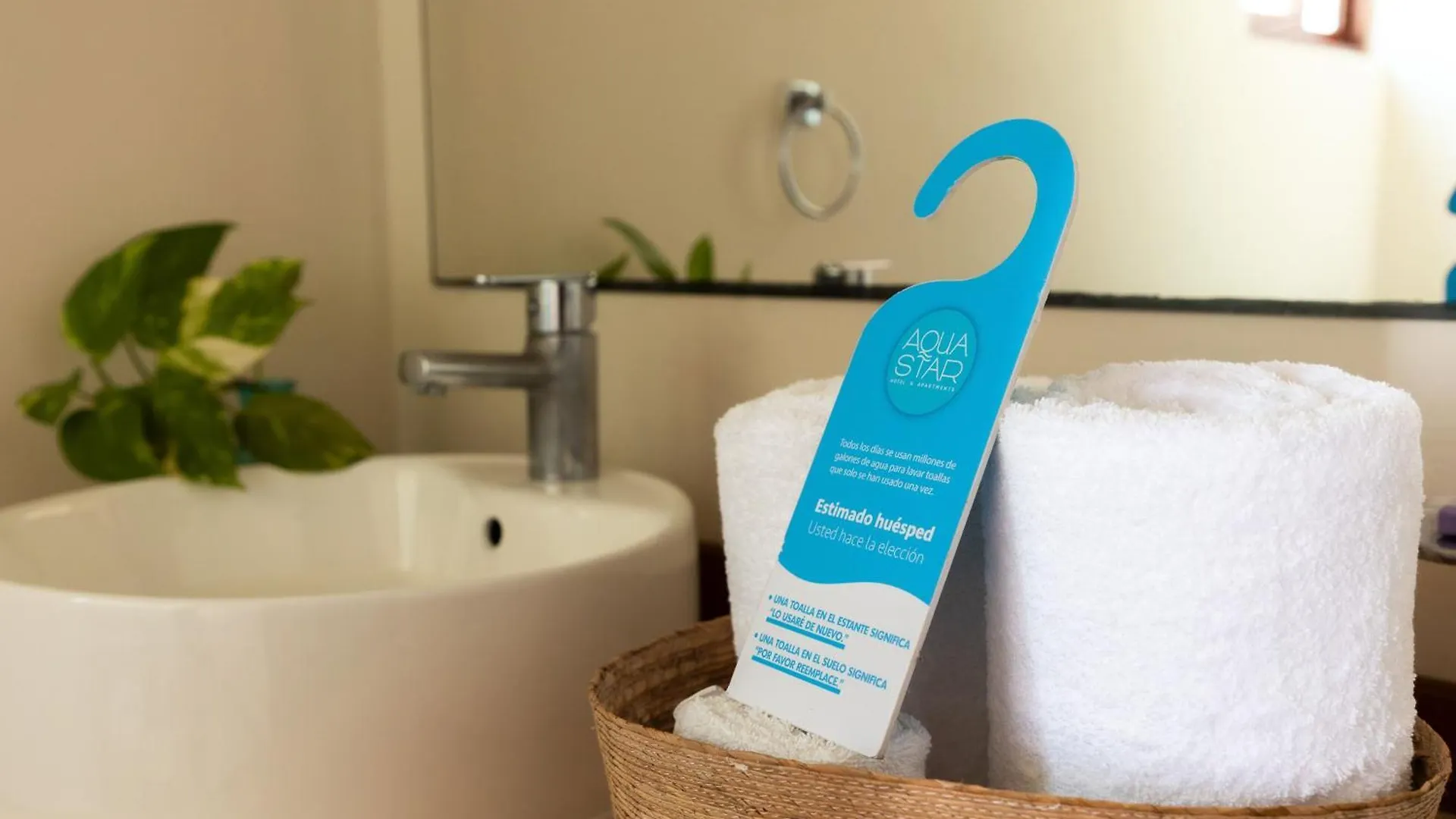 Aquastar Hotel & Apartments Махауаль