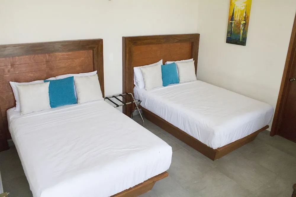 Aquastar Hotel & Apartments 玛哈威 4*,  墨西哥